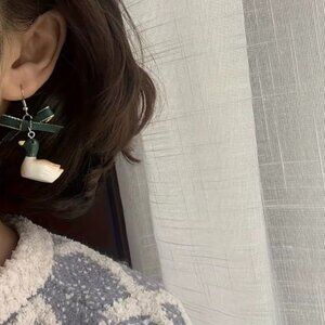 Vintage Cute Duck Earrings with Green Bows